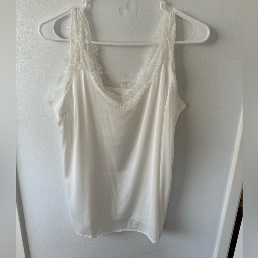 White lace tank size small